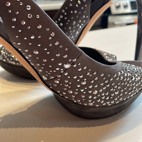 BCBGMaxAxazria Suede Crystal Embellished Peep Toe High Heels, Size 8 1/2B - Picture 6 of 10